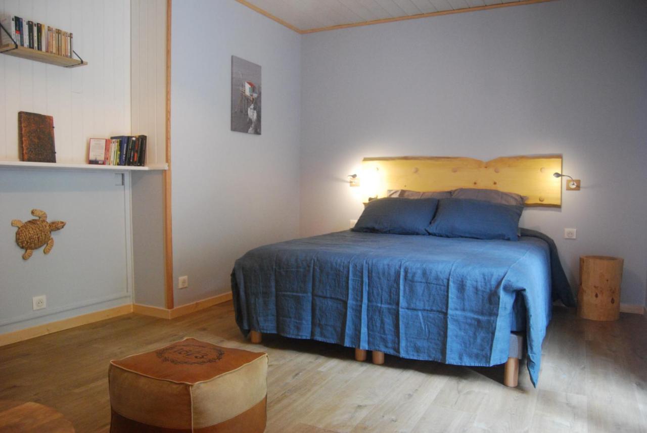 Au Son De L Angelus Bed & Breakfast Moncrabeau Eksteriør bilde